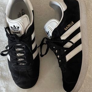 Adidas gazelle suede black size 8 womens sneakers